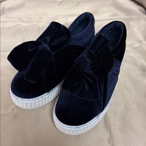 Elegant Navy Fuzzy Women's Sneakers